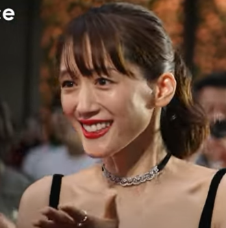 東京国際映画祭に参加した痩せてる綾瀬はるかさんの画像