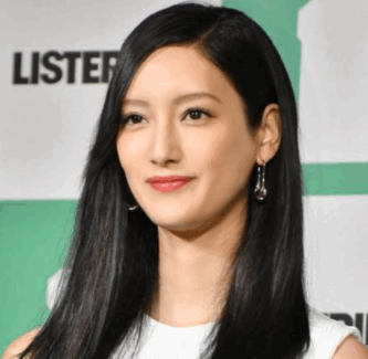 顔が変わったと話題になっていた菜々緒さん