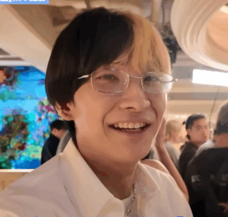 顔が変わったと話題のヒカルさん（出典：<a href="https://x.com/jinchu08/status/1990677380760023208/photo/3"_blank">X</a>）