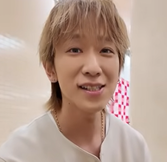 顔が変わったと話題の小山慶一郎さん