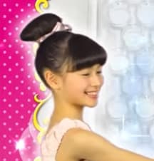 2015年のアクアビーズCM動画に映る12歳頃の伊藤百花さんの横顔寄りのカット
